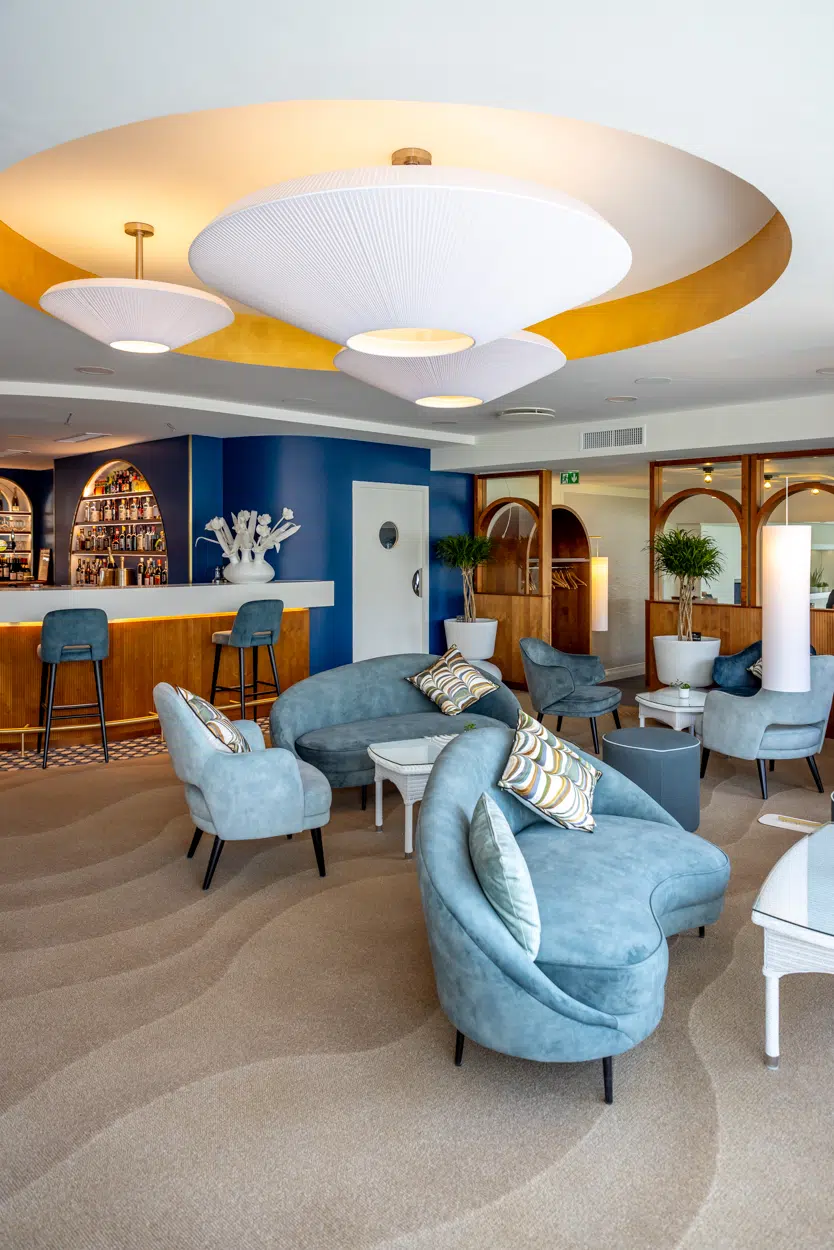 le-roof-vannes-restaurant-detail-bar