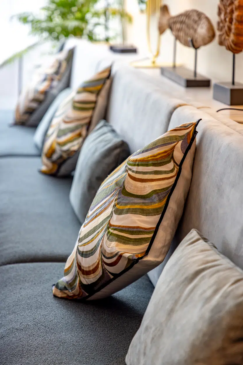 le-roof-vannes-restaurant-detail-coussin