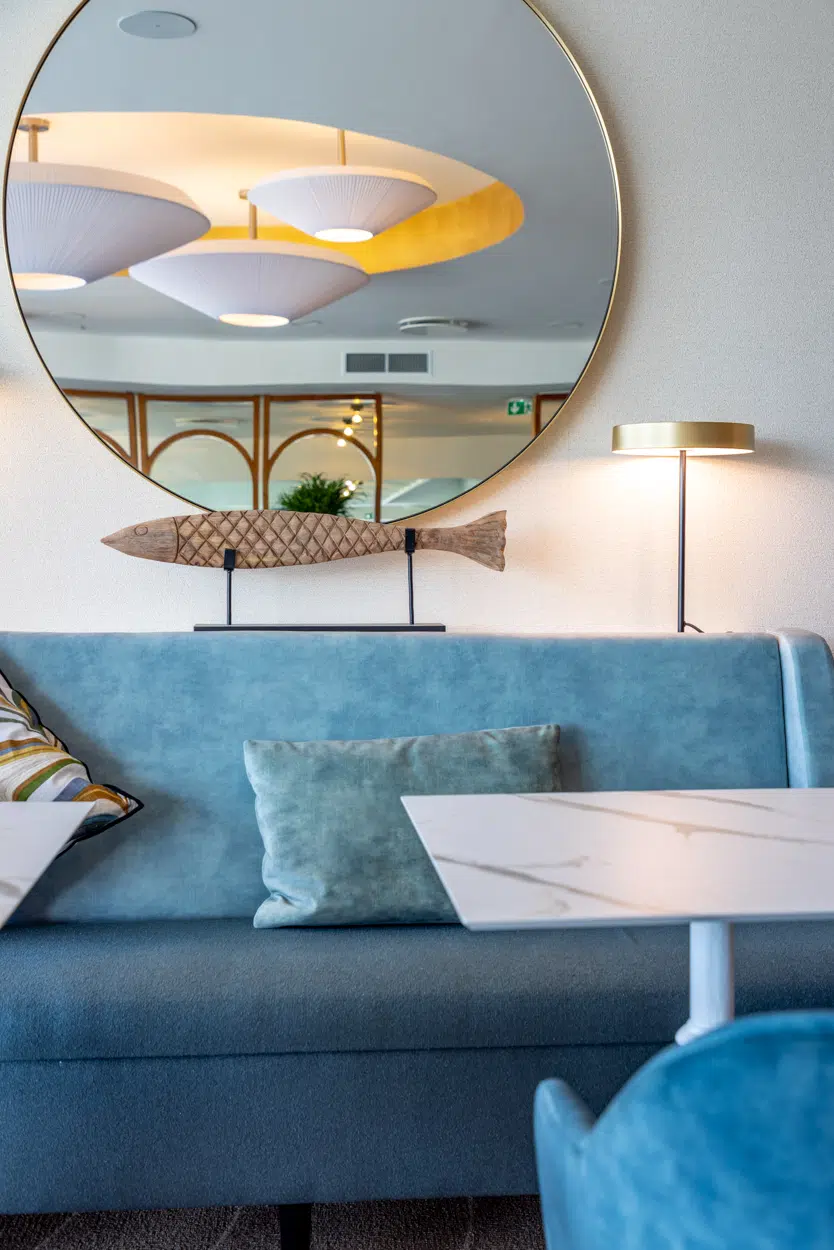 le-roof-vannes-restaurant-detail-mobilier